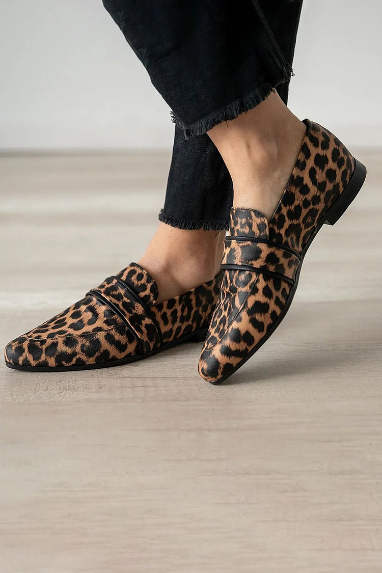 Isoria - Eleganckie loafersy z wydłużonym noskiem i niewielkim obcasem