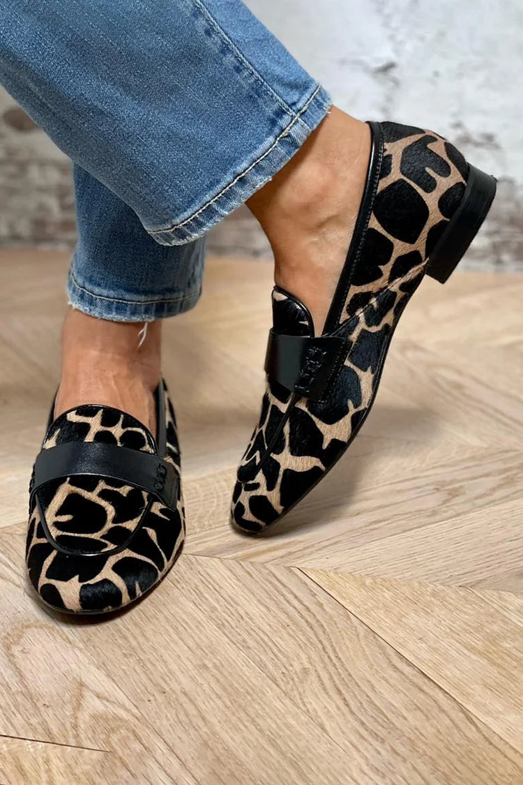 Jesmira - Przytulne i stylowe loafersy z motywem krowim