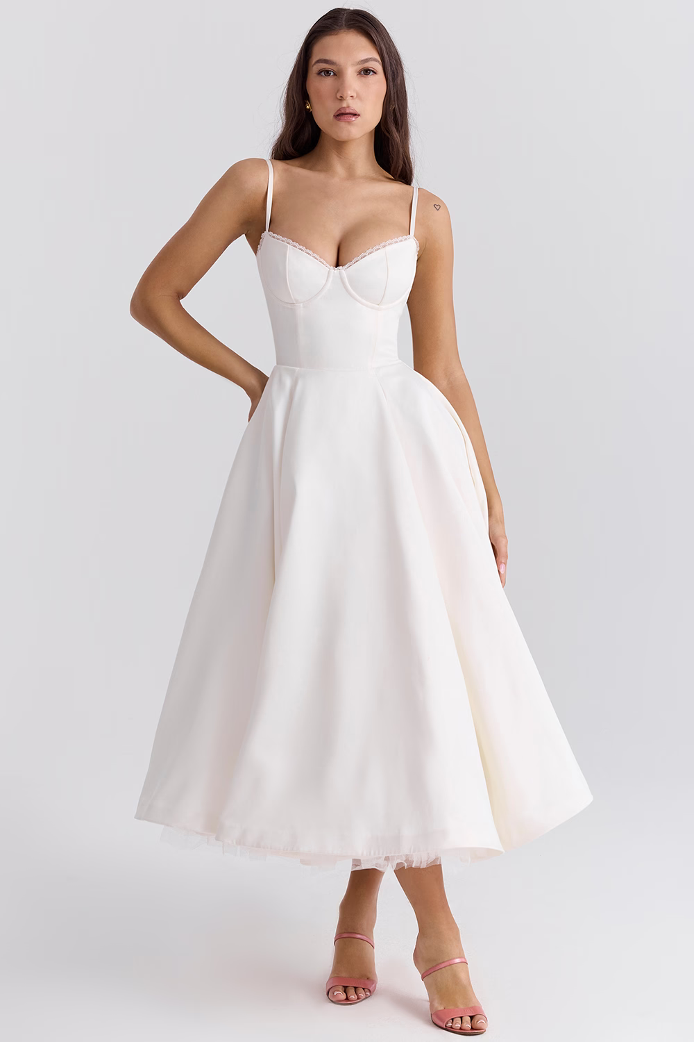 Zelina – Elegancka sukienka z tiulową spódnicą