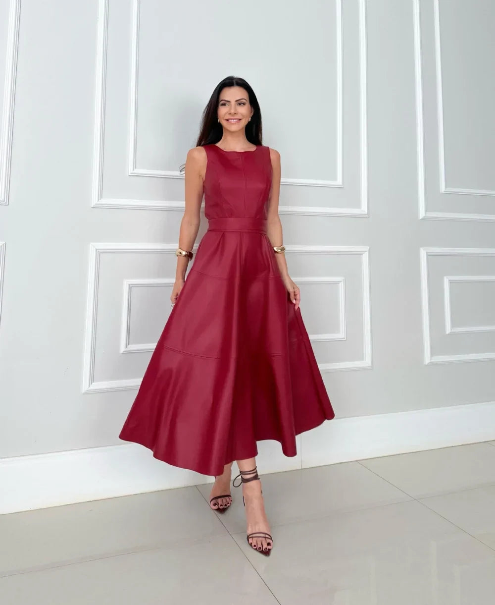 Niewiasta – Sukienka midi ze sztucznej skóry o eleganckim charakterze