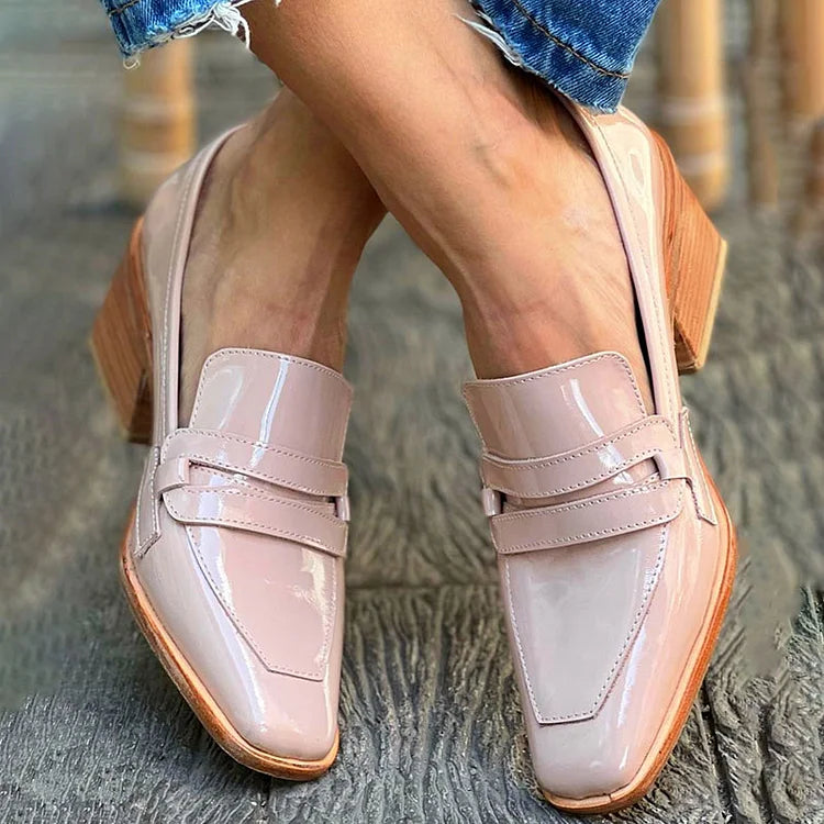 Evelara - Różowe lakierowane loafersy z grubym obcasem