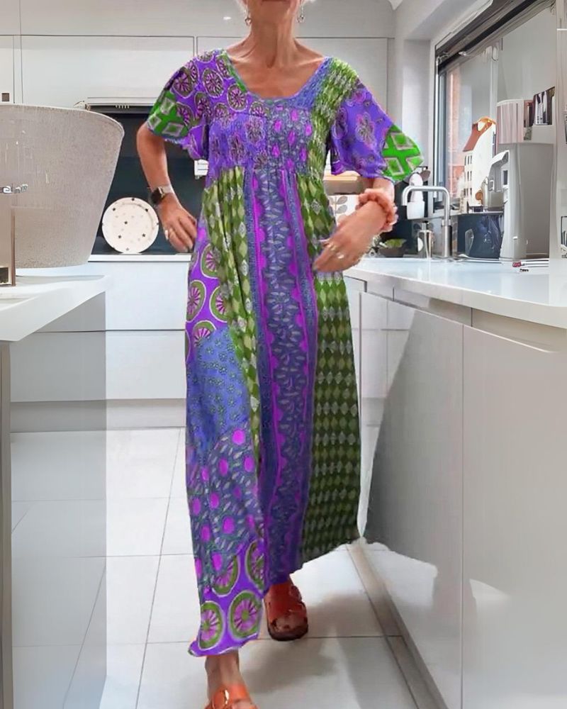 Berenika - Sukienka boho z dekoltem i wzorem paisley