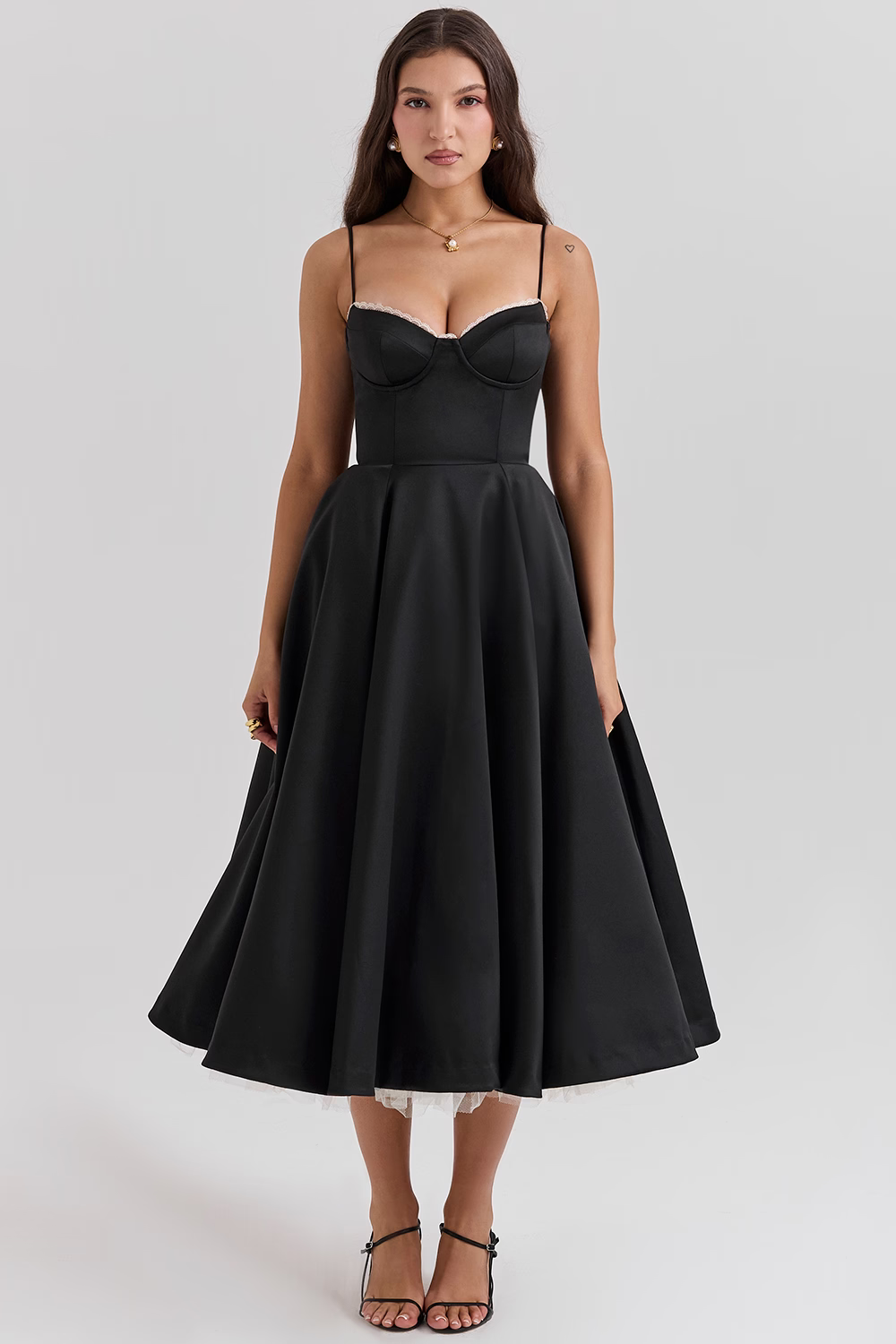 Zelina – Elegancka sukienka z tiulową spódnicą