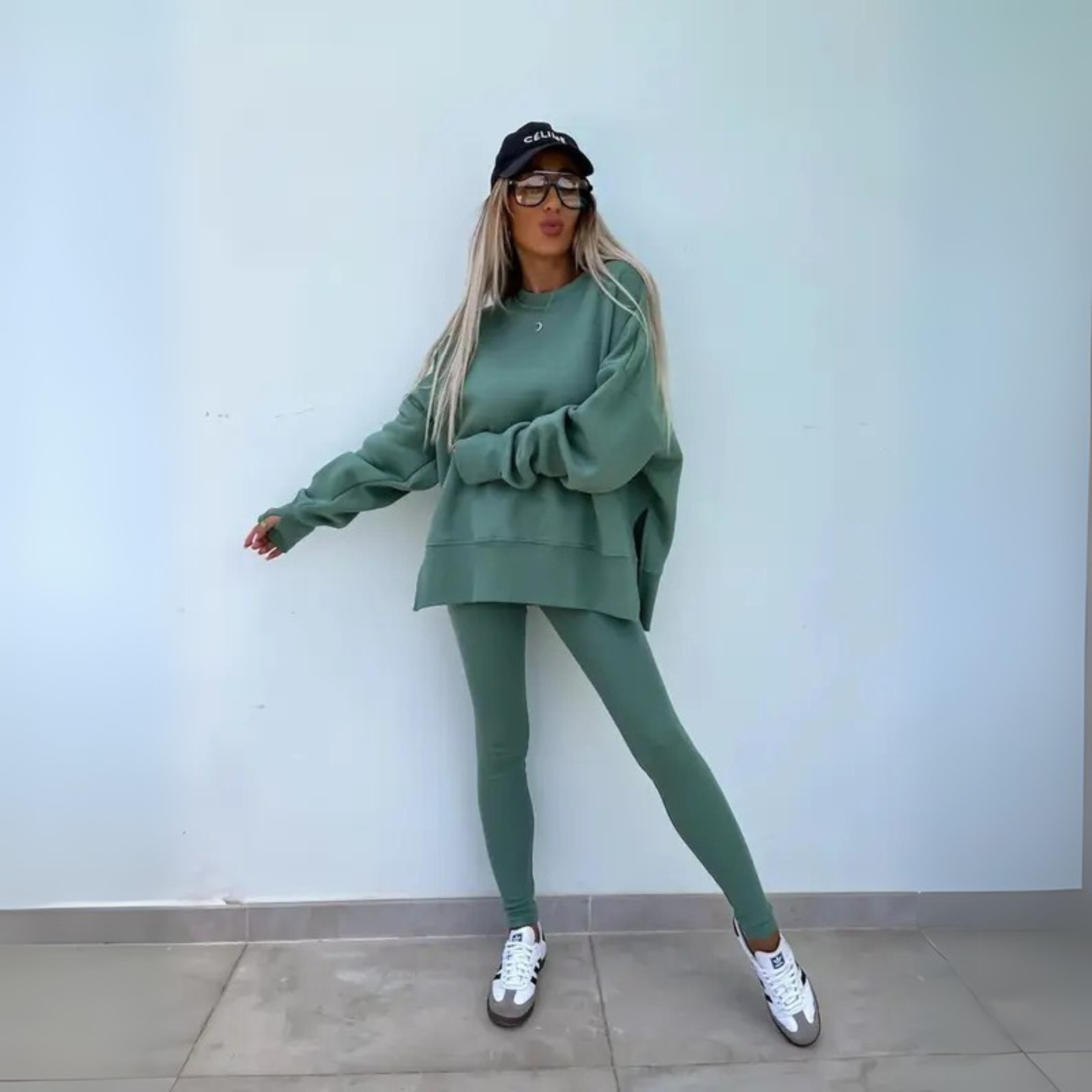 Lawinia – Casualowy komplet bluza i spodnie