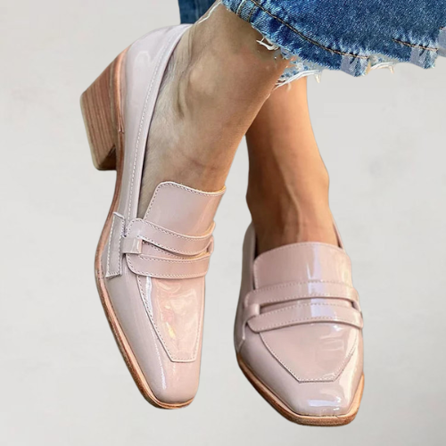 Evelara - Różowe lakierowane loafersy z grubym obcasem
