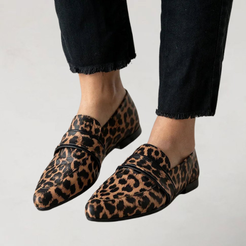 Isoria - Eleganckie loafersy z wydłużonym noskiem i niewielkim obcasem