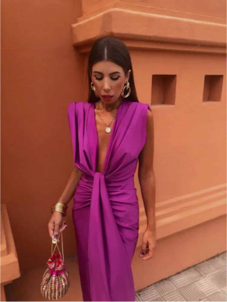 Aurelina – Elegancka sukienka imprezowa z dekoltem