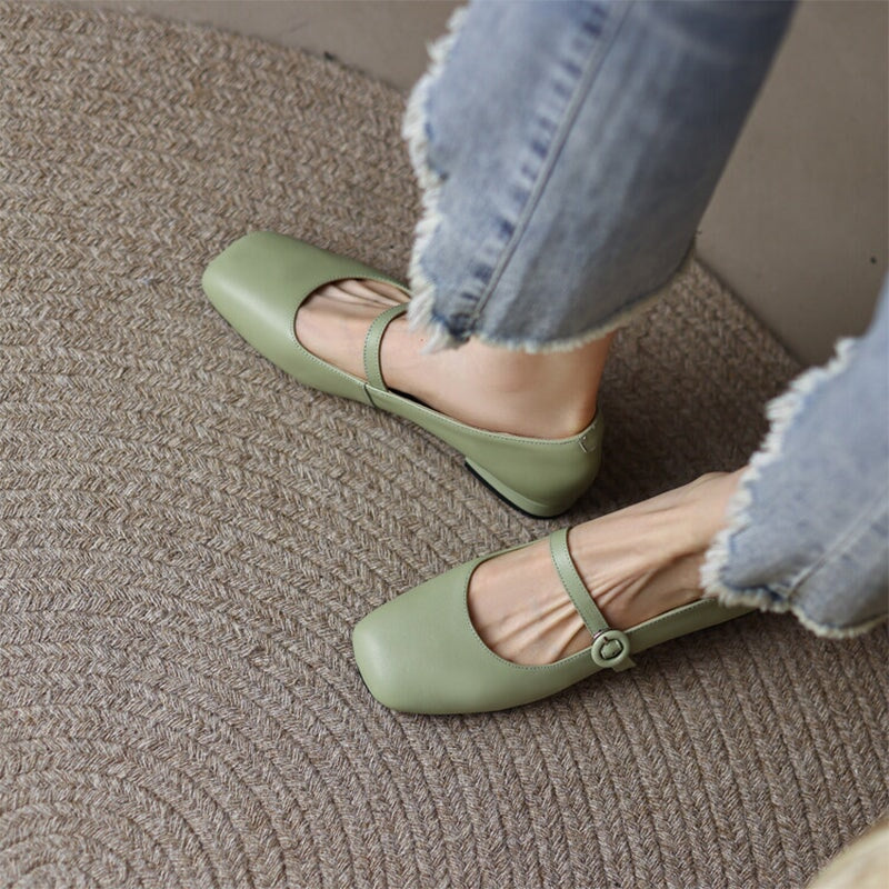 Jutrana - Urocze buty typu