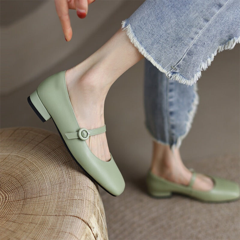 Jutrana - Urocze buty typu